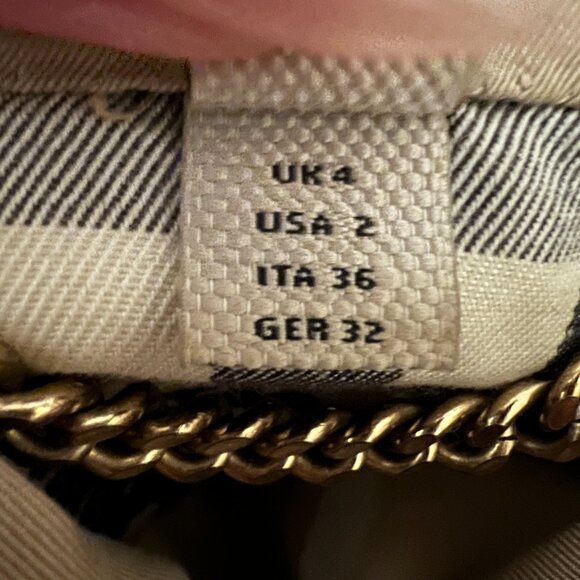 Burberry Sandringham Short Slim Trench - US 2 - AUTHENTICATED - Picture 8 of 15